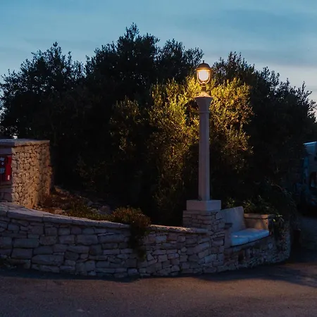The Secret Garden * Vela Luka