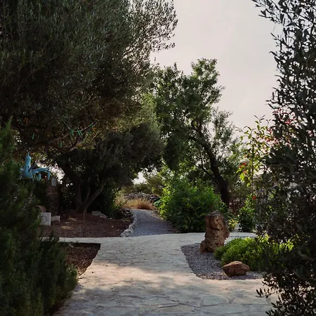 The Secret Garden Vila