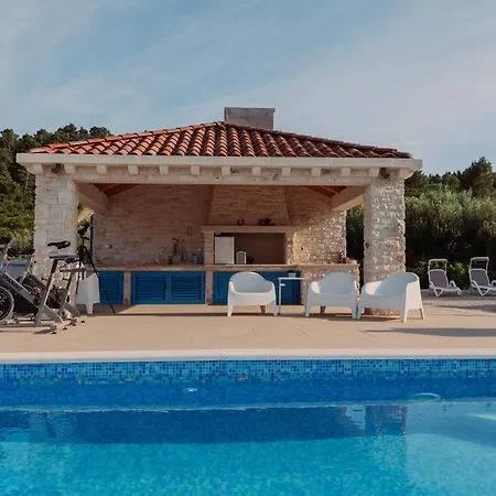 The Secret Garden * Vela Luka