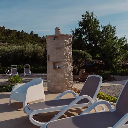 The Secret Garden Villa Vela Luka