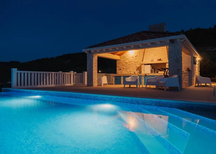 The Secret Garden * Vela Luka