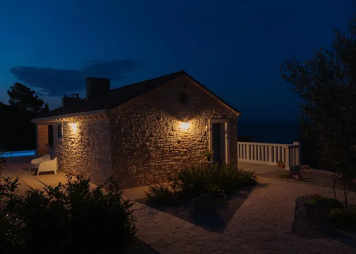 The Secret Garden * Vela Luka