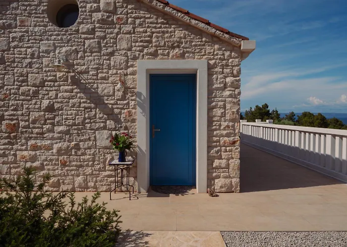 The Secret Garden * Vela Luka