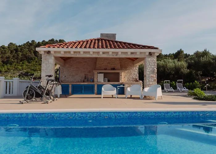 The Secret Garden * Vela Luka